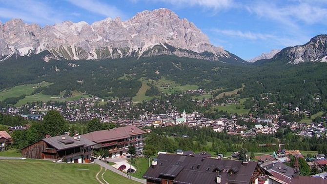 bambole di legno Val Gardena foto