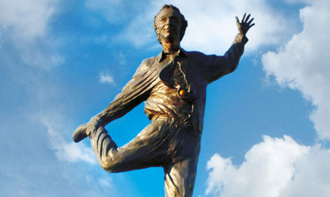 Statua, Roberto Benigni, Toscana