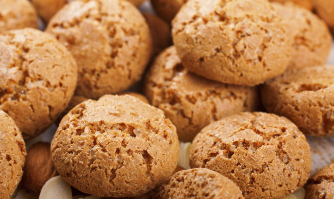 amaretti biscotti dolci saronno dolcetti