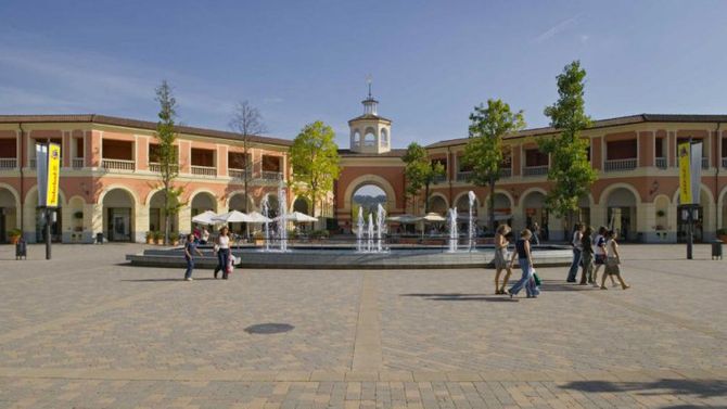 Serravalle Outlet foto