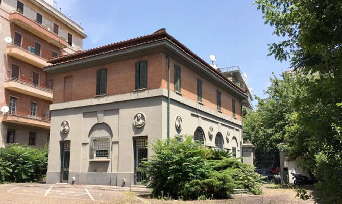 Filiale bancaria in vendita a Roma