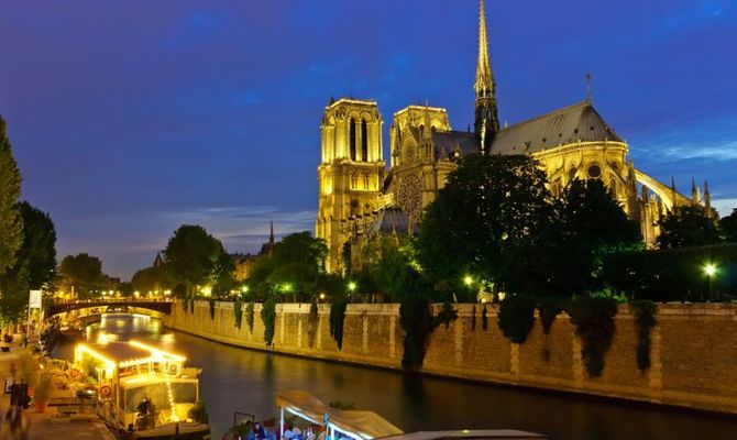 Notre Dame di notte, Parigi