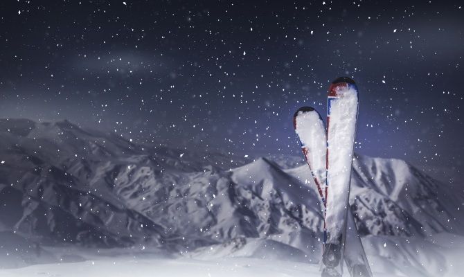 sciare in notturna, sci , neve, monatagna, inverno