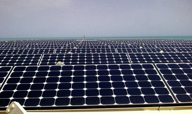 Tetto con moduli fotovoltaici, Hotel Metropol di Senigallia