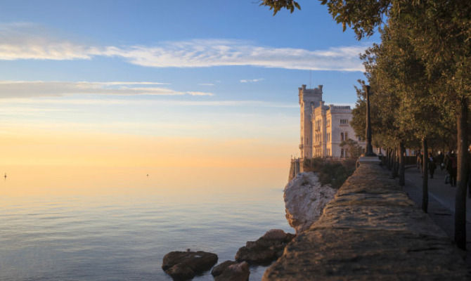 Trieste, Castello Miramare, tramonto, mare, Friuli Venezia Giulia<br>