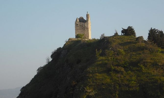 La Torre quadrata di Torriana