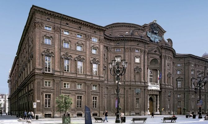 Piazza Carignano, Torino