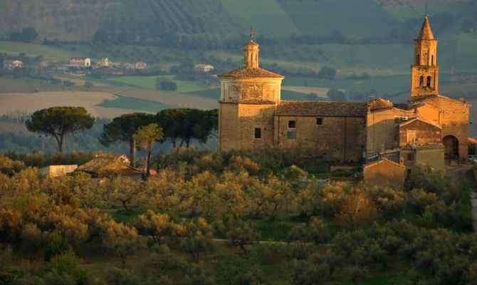 Abruzzo, Loreto Aprutino. Chiesa di Santa Maria in Piano