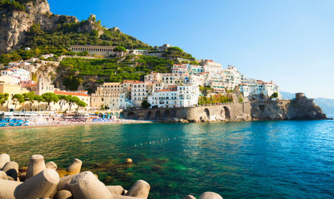 Risultati immagini per AMALFI MOSTRA I COLORI DEL MARE