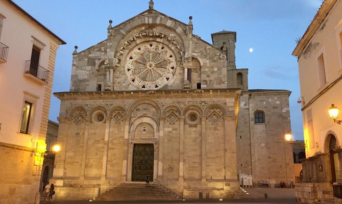 Facciata della Cattedrale di Troia