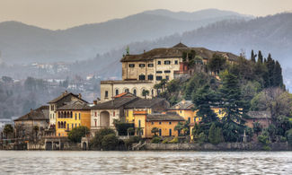 Orta: l'isola, il lago e i sacri monti 