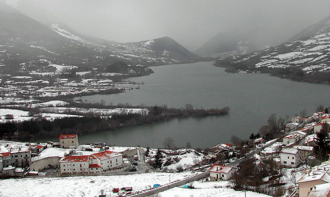 Abruzzo, lago di Barrea