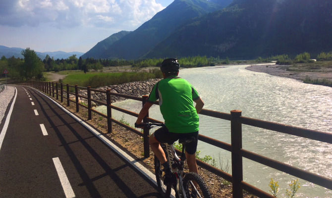 in bici lungo il Piave