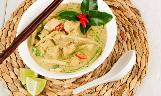 zuppo di pollo thailandese