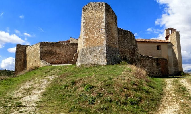 Abruzzo, veduta di Castelo Camponeschi