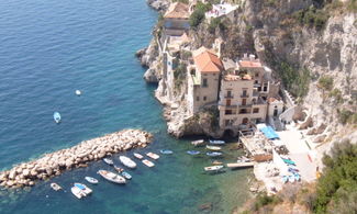 Campania: Conca dei Marini, tutto il fascino del borgo marinaro tra luci e colori