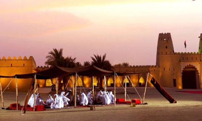 Abu Dhabi tende nel deserto