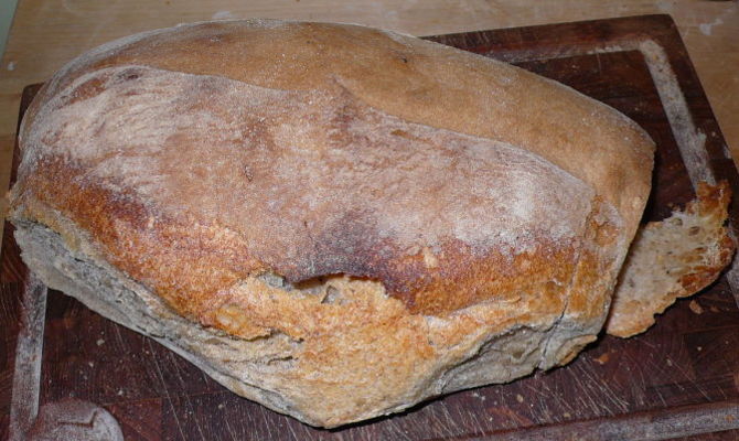 pane casereccio lariano filone tagliere pagnotta crosta mollica