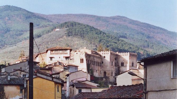 Lavorazione artiginale dei cesti di Buti foto