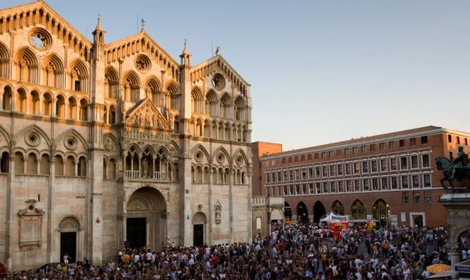 Agosto a Ferrara con il  Buskers Festival