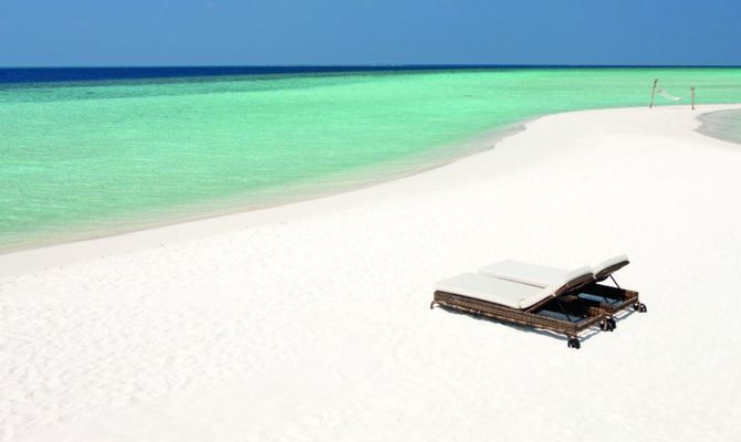 Moofushi Beach