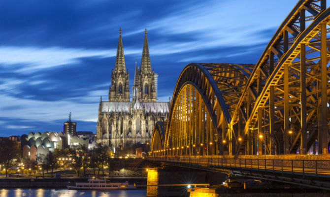 Duomo e ponte di notte