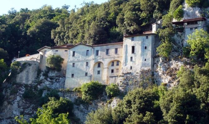 Veduta del santuario eremo di greccio