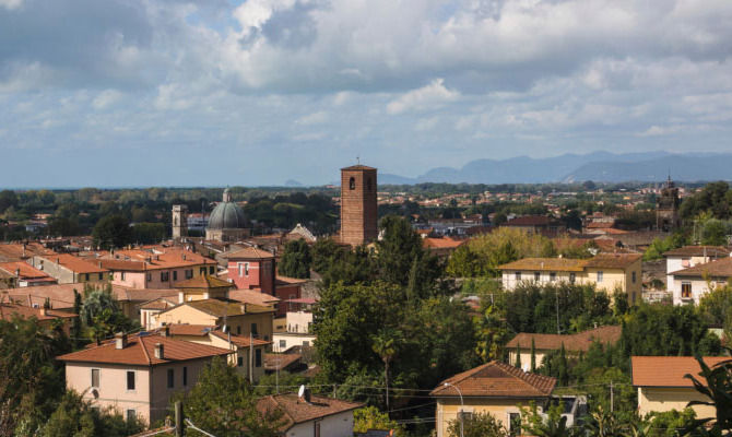 Versilia Pietrasanta panorama