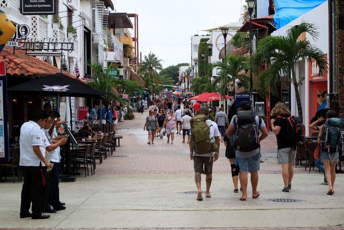 9. La Quinta Avenida, Playa del Carmen – Messico