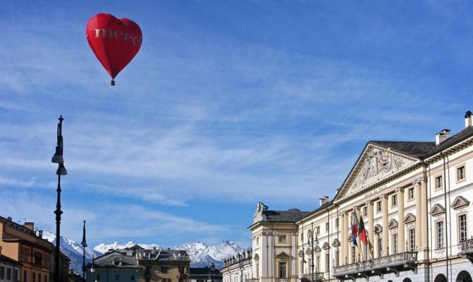 Mongolfiera su Piazza Chanoux