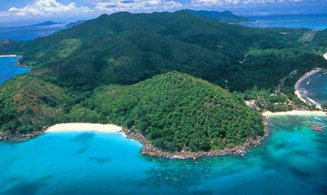 Seychelles isola di Praslin e baia di Anse Kerlan