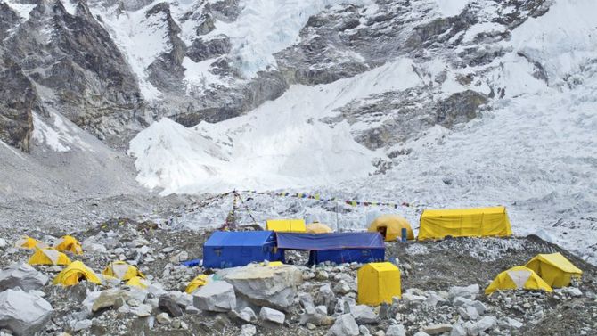 Campo base sull'Himalaya