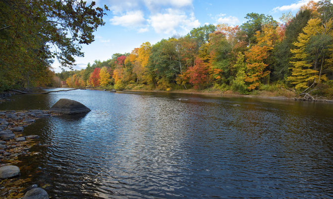 Fiume Farmington