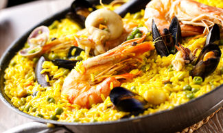 Paella, il  mito  di Valencia senza segreti