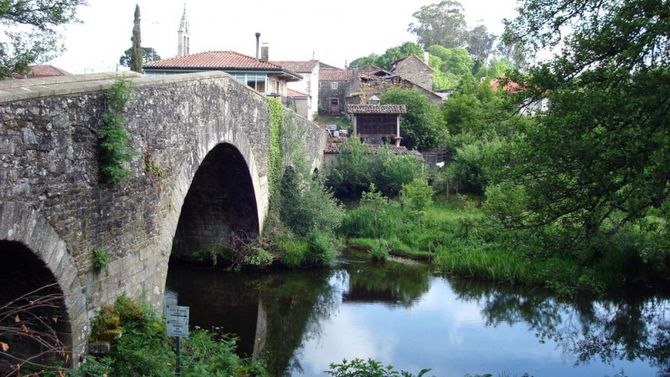 Ponte su fiume