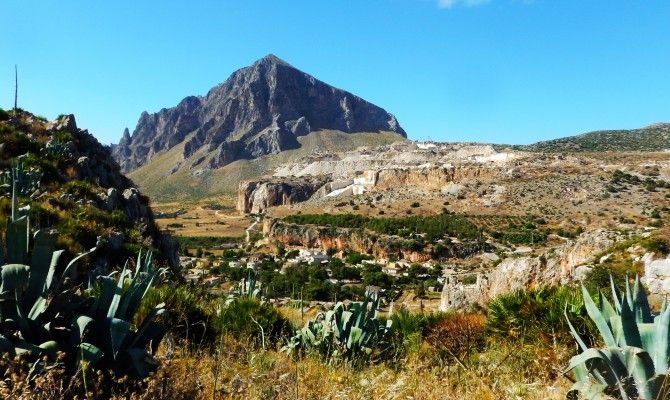 custonaci sicilia marmo cave