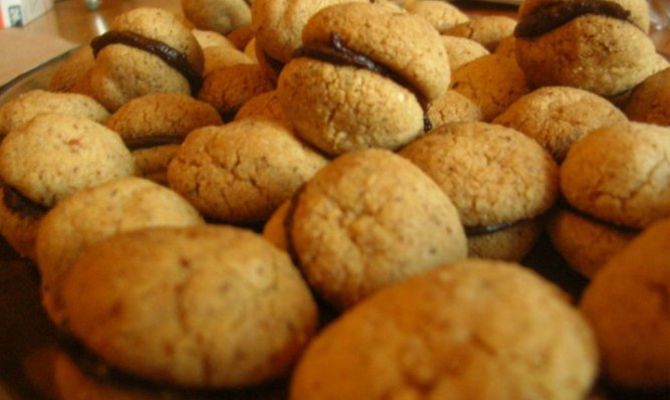 baci di dama pasticcini cioccolato biscotti dolci