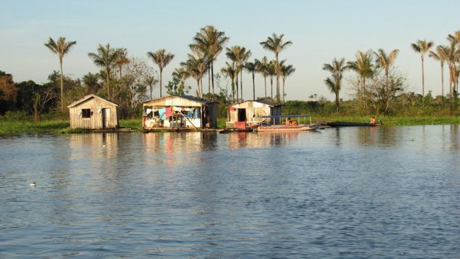 Brasile &amp;#45; Amazzonia, case galleggianti