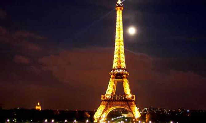 Tanti auguri Tour Eiffel!