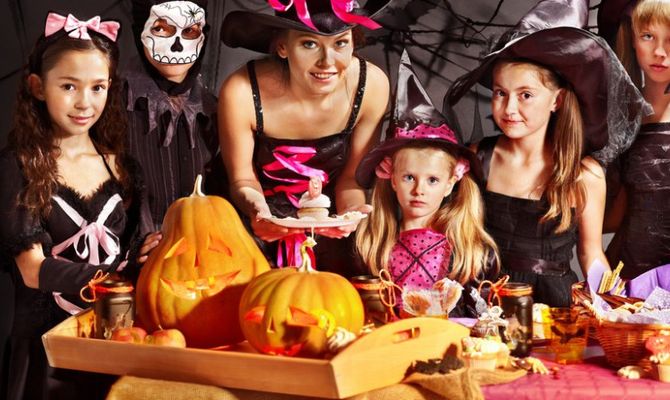 Bambini mascherati per Halloween