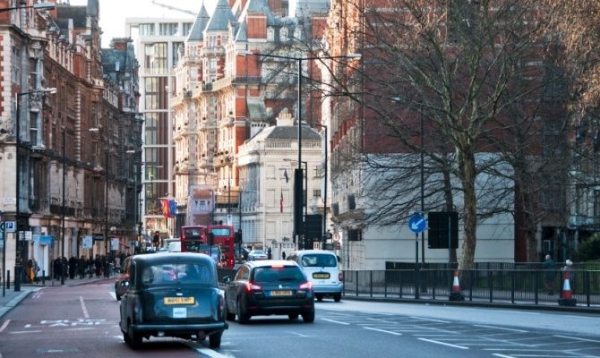 Traffic on Kensington High Street