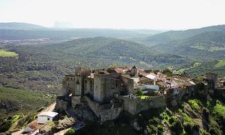 Video: un castello in Andalusia dove dormire a prezzi modici