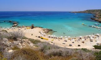 Cipro: una spiaggia tira l'altra