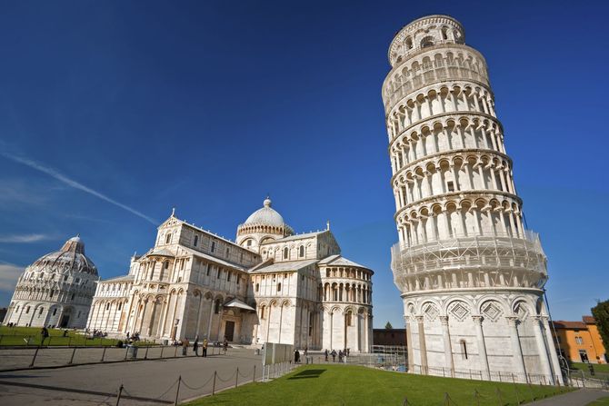 Lasciate stare la Torre di Pisa...