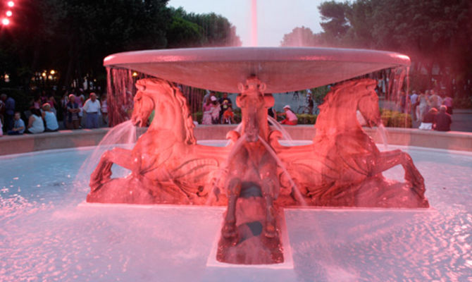 Fontana Notte Rosa