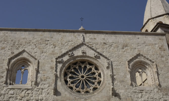 Cattedrale di Larino, facciata