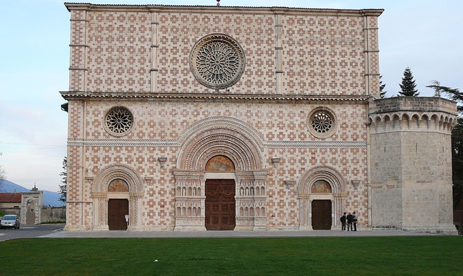 L'Aquila, Basilica di Santa Maria di Collemaggio
