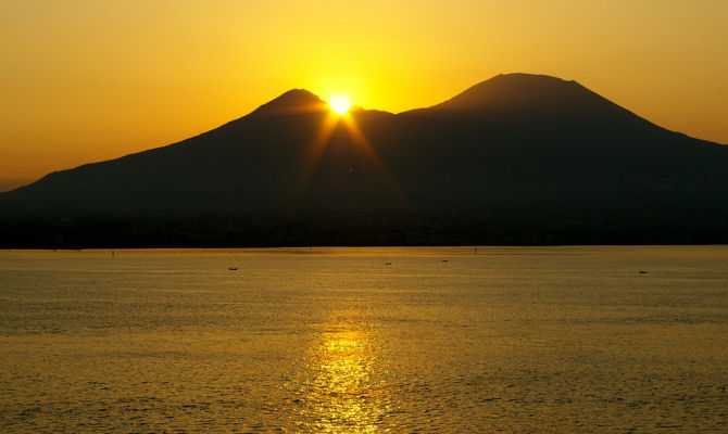 Vesuvio, alba, Napoli, Campania, alba sul mare<br>