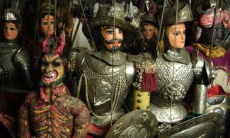 La lavorazione artigianale dei Pupi siciliani