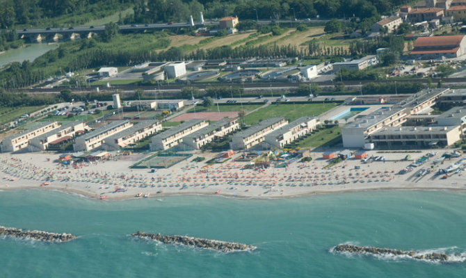 fano,spiaggia,mare,gabbiani,marche<br>